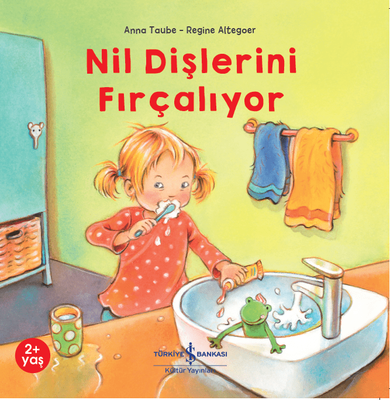 Nil Dişlerini Fırçalıyor - 1